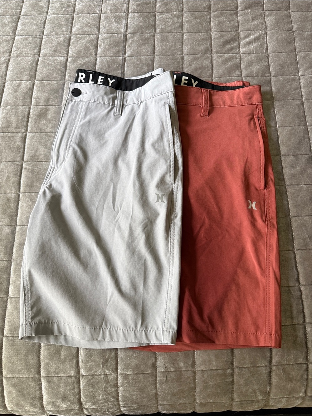 Hurley Men’s Performance Shorts - light gray and Rust